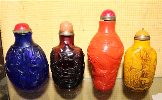 4 snuff bottles